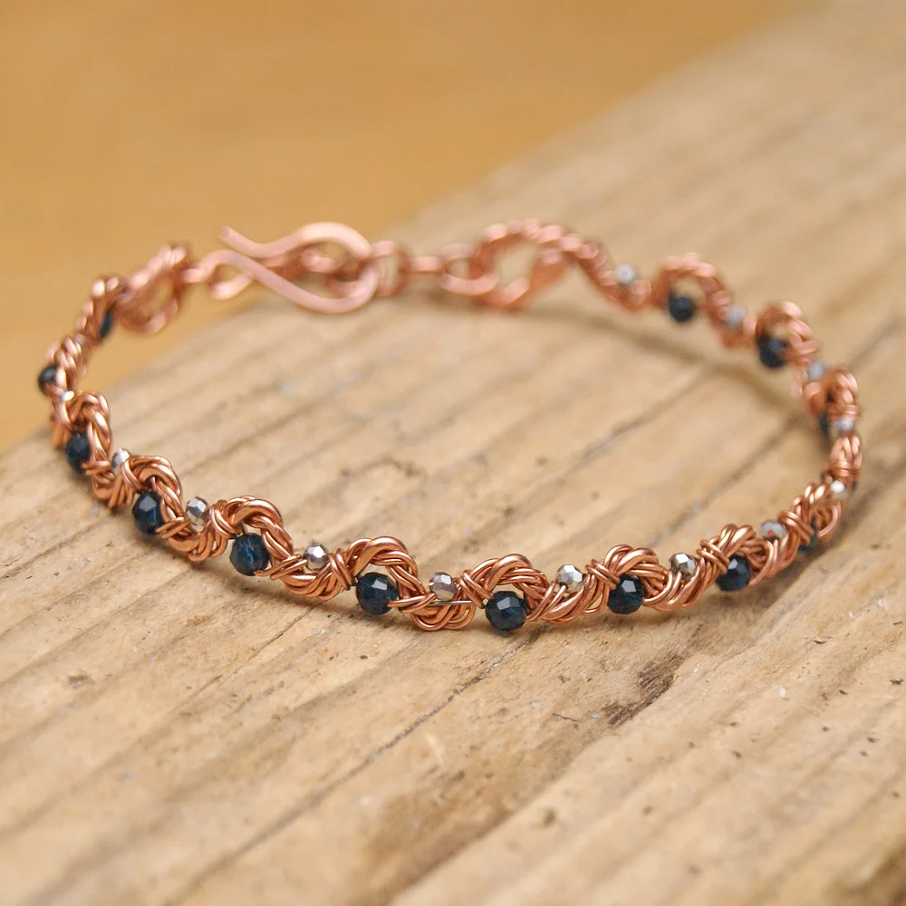 Miedziana bransoletka - Copper Crown -granat